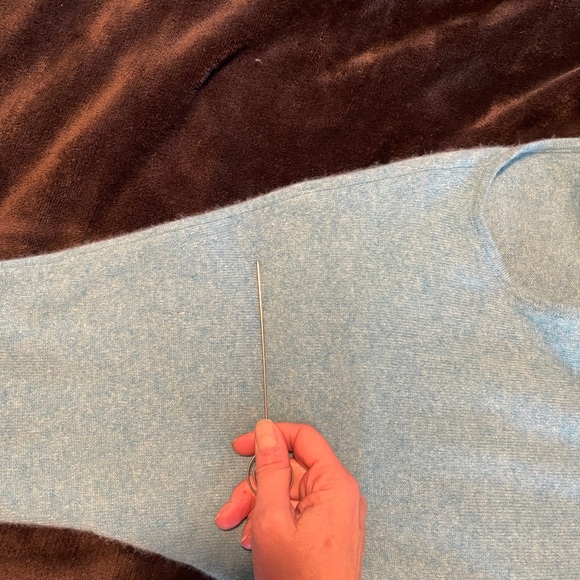 Tahari 100% Cashmere Turquoise Sweater Size L — Luxe & Cozy! - Picture 13 of 15